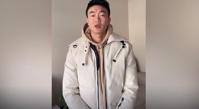 影片中同时也加入了;上古巨蟒这种带有惊悚神秘氛围的;神兽